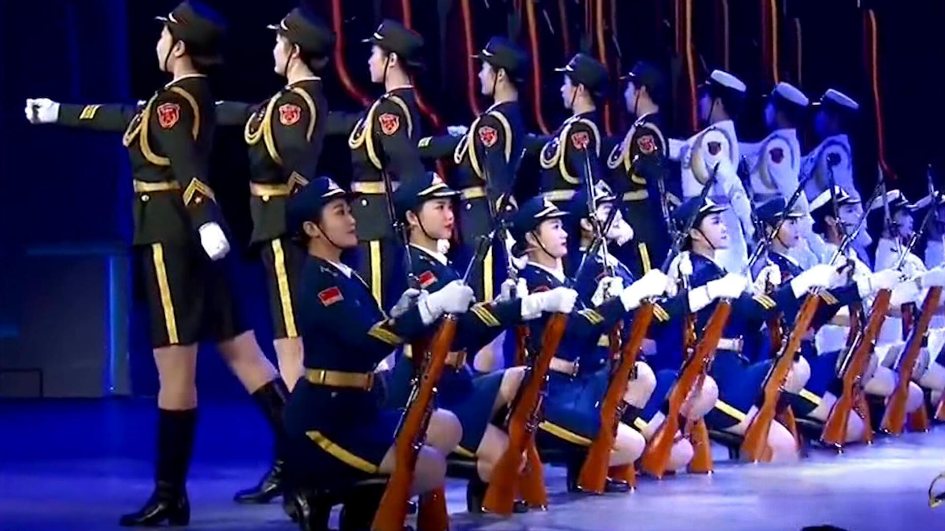 三軍女兵隊跳舞，展現(xiàn)力量與柔美的完美結合，三軍女兵隊舞蹈，力量與柔美的完美交融