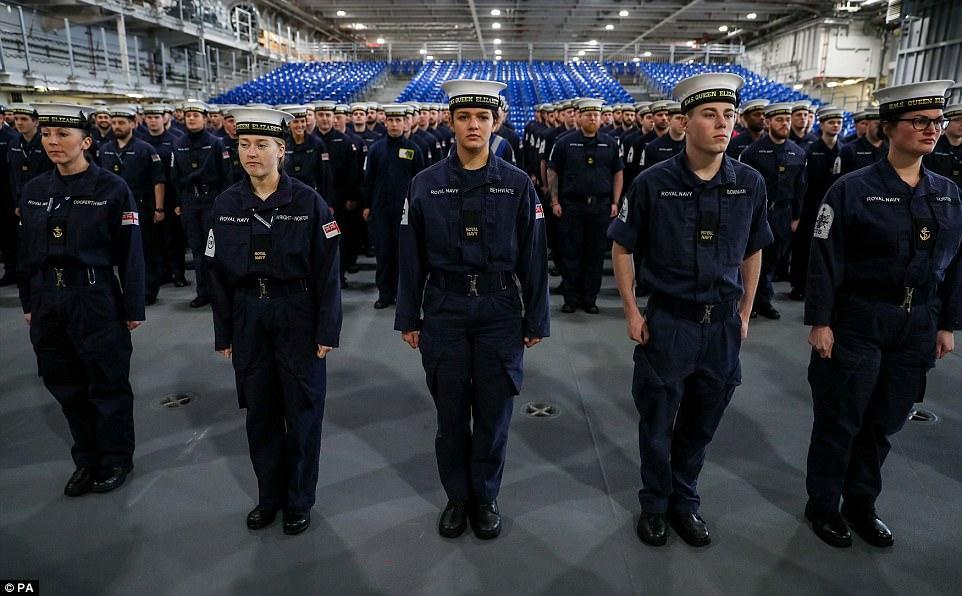 伊麗莎白女王號(hào)航母圖片，展現(xiàn)英國(guó)海軍力量的驕傲，伊麗莎白女王號(hào)航母展示英國(guó)海軍力量的風(fēng)采