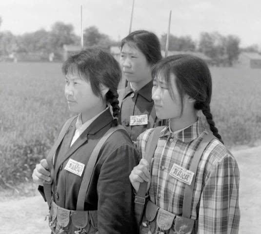 中國女兵老照片，歷史中的巾幗英雄形象展現(xiàn)，中國女兵老照片，歷史巾幗英雄形象展
