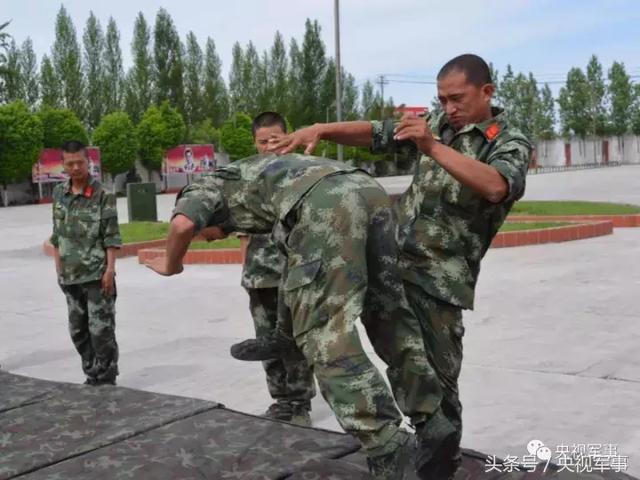 當兵可以談戀愛嗎？——深度解析軍營戀愛現(xiàn)象，軍營戀愛現(xiàn)象，解析士兵能否談戀愛的多維度視角