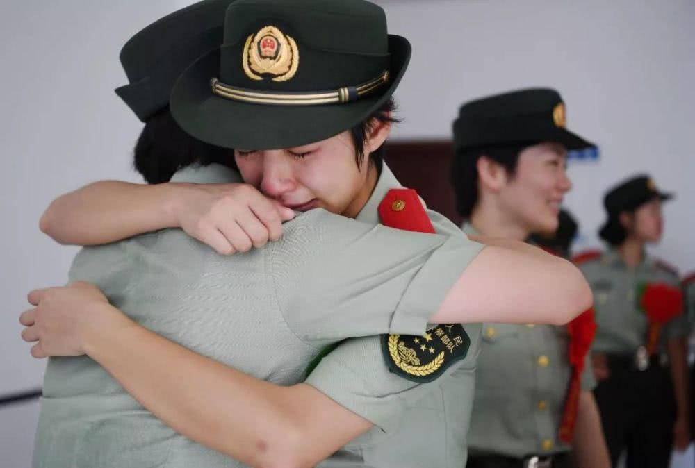 關(guān)于21式各軍種八一臂章的探討，關(guān)于各軍種八一臂章的探討，深入解析21式臂章特點(diǎn)
