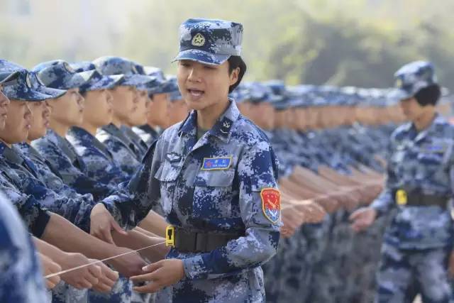 大學(xué)生女兵容易被錄取嗎？解析影響因素與機(jī)會(huì)平等，女大學(xué)生兵錄取機(jī)會(huì)解析，影響因素與平等權(quán)益探討