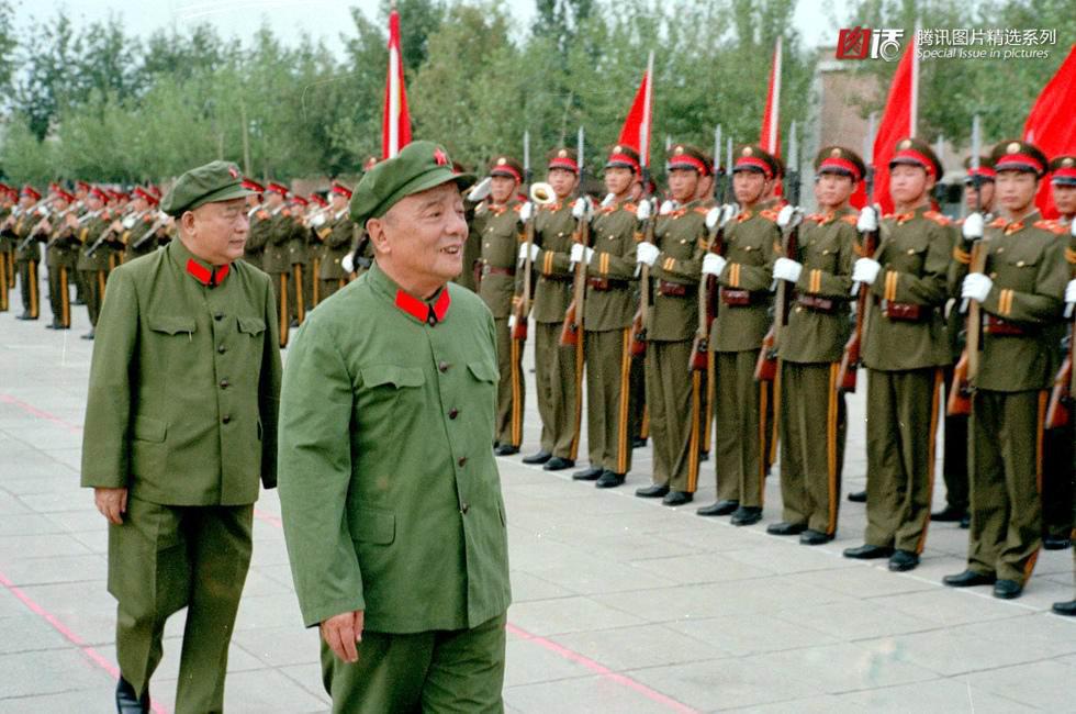 解放軍儀仗隊(duì)表演視頻，展現(xiàn)榮耀與力量，解放軍儀仗隊(duì)榮耀與力量的震撼表演視頻