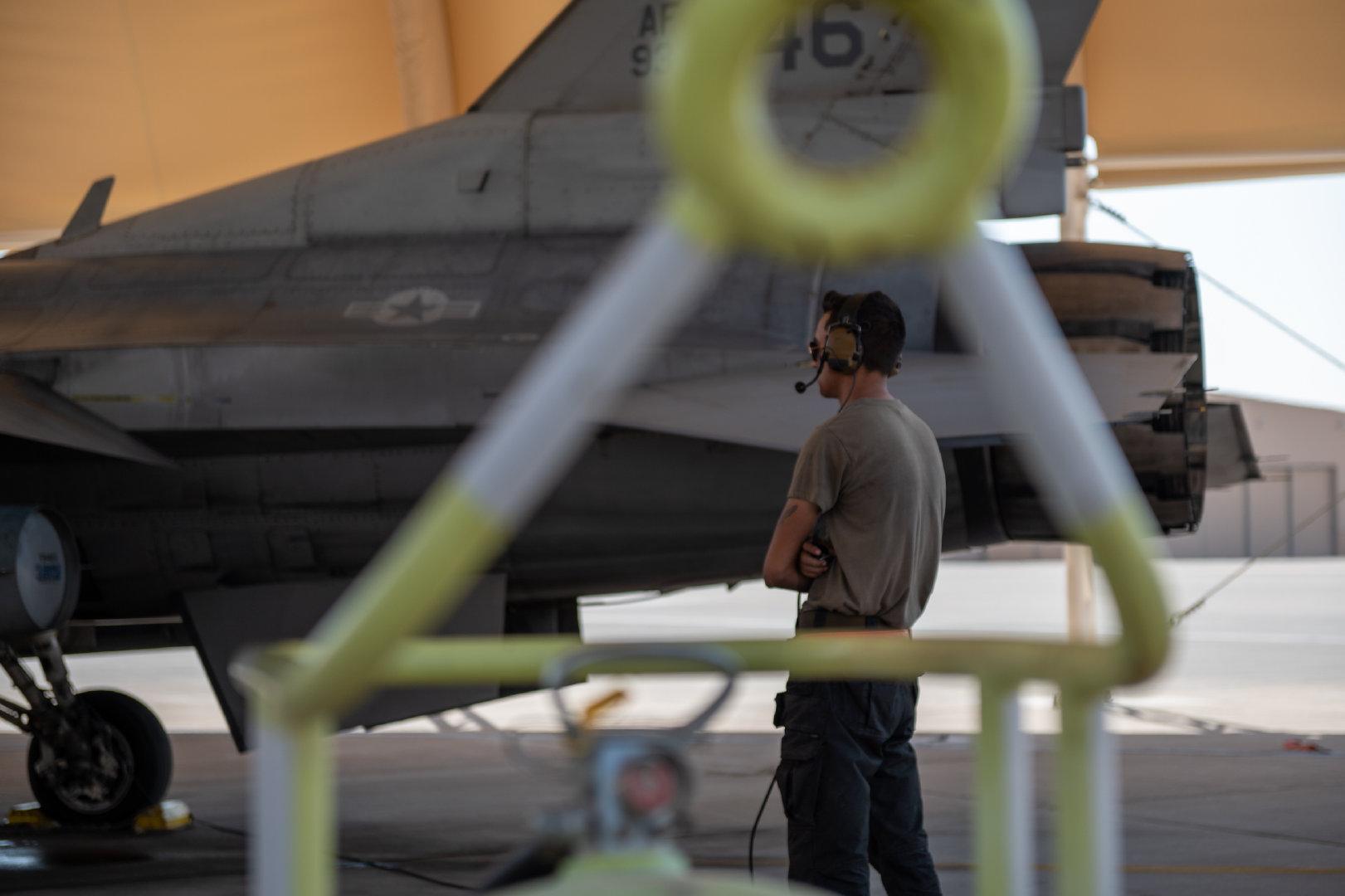 中國空軍戰(zhàn)機數量概覽，2022年的最新數據解讀，中國空軍戰(zhàn)機數量概覽，最新數據解讀及分析（2022版）