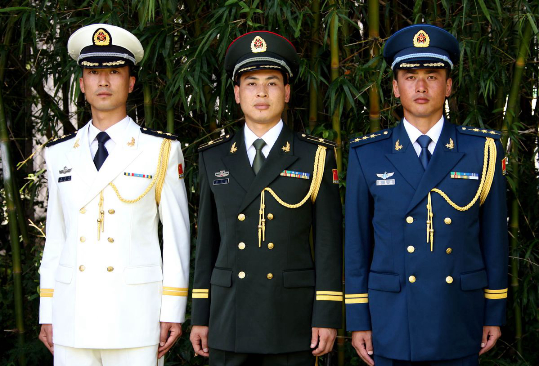 中國(guó)人民解放軍軍裝的演變與意義，中國(guó)人民解放軍軍裝演變及其意義探究