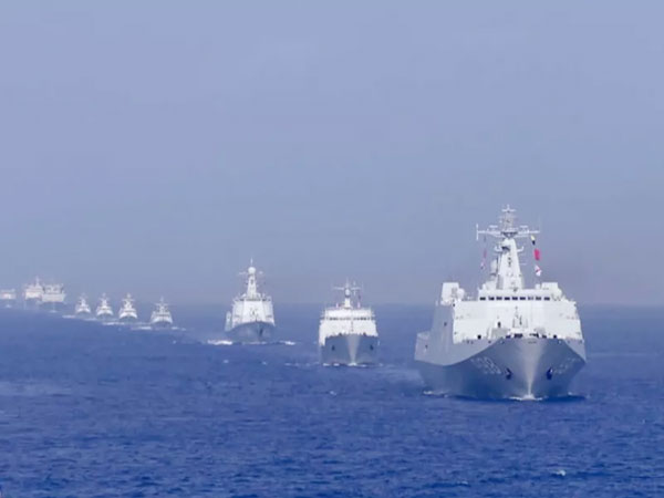人民海軍成立70周年閱兵，輝煌成就與堅(jiān)定前行，人民海軍成立70周年閱兵，輝煌成就鑄就，堅(jiān)定前行展雄姿