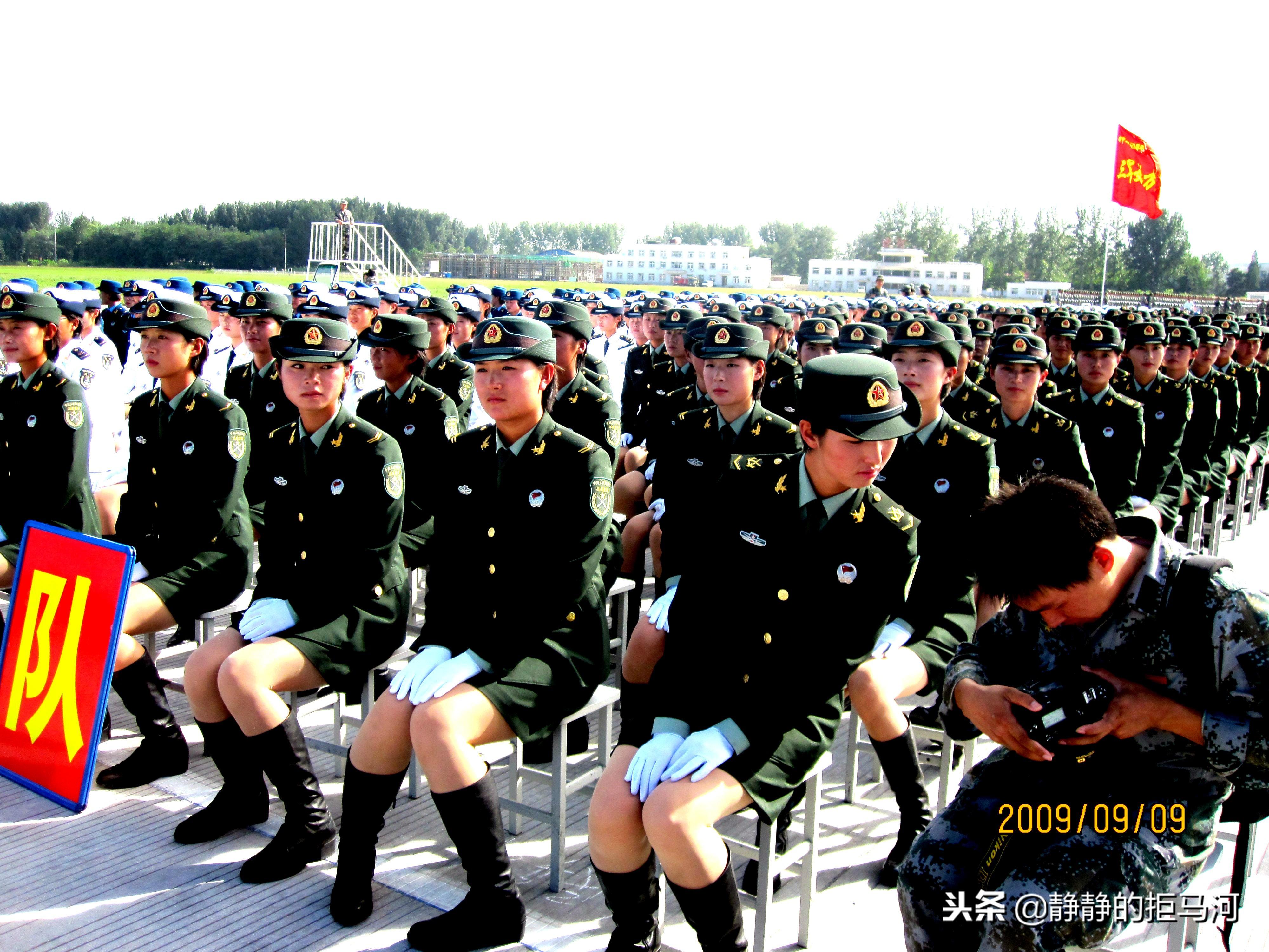 閱兵扭錯頭的士兵怎么樣了？深入了解事件背后的故事，閱兵扭錯頭的士兵后續(xù)如何？事件背后的故事揭秘