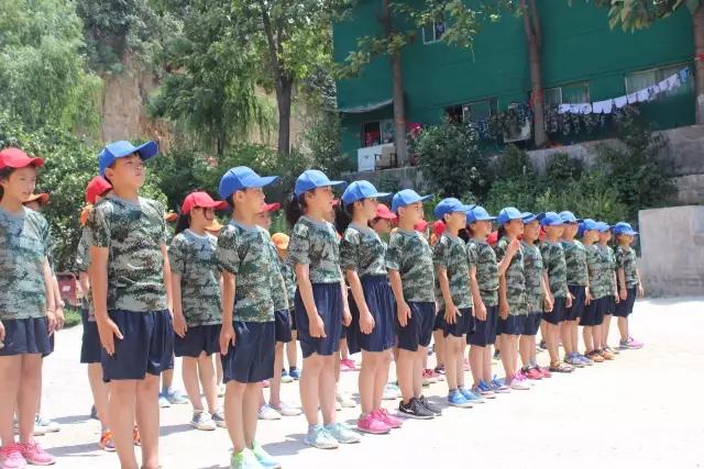 軍事夏令營視頻，體驗軍事訓(xùn)練，展現(xiàn)青少年風(fēng)采，軍事夏令營體驗之旅，青少年風(fēng)采展現(xiàn)與軍事訓(xùn)練紀(jì)實