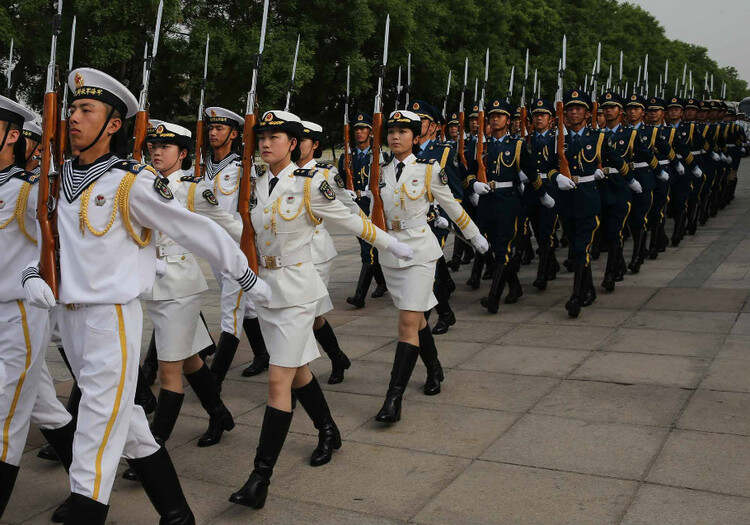 女兵儀仗隊(duì)照片大全，展現(xiàn)颯爽英姿的絕美瞬間，女兵儀仗隊(duì)風(fēng)采展示，颯爽英姿的絕美瞬間圖片大全