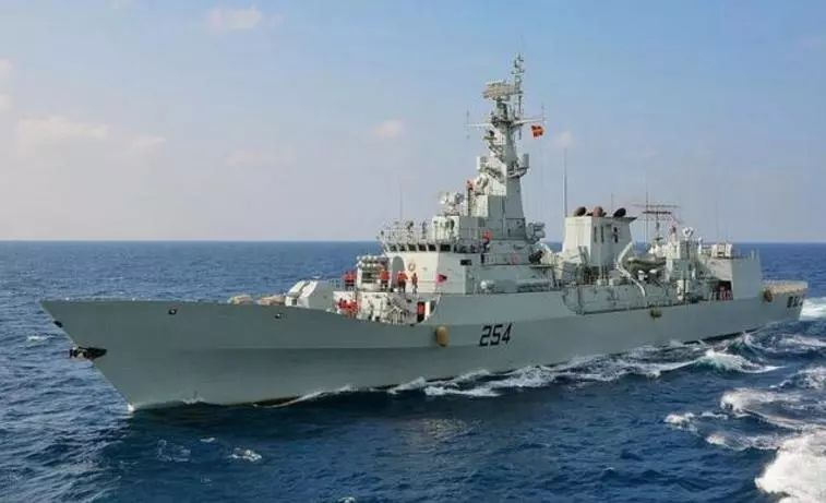 中國目前最先進的軍艦，展現(xiàn)強大的國防實力，中國最尖端軍艦彰顯國防實力