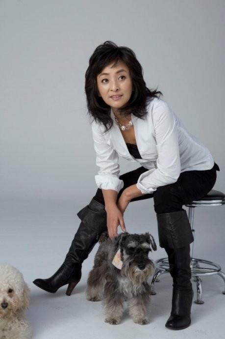 演員李勤勤的個(gè)人資料與圖片，李勤勤個(gè)人資料及圖片簡(jiǎn)介