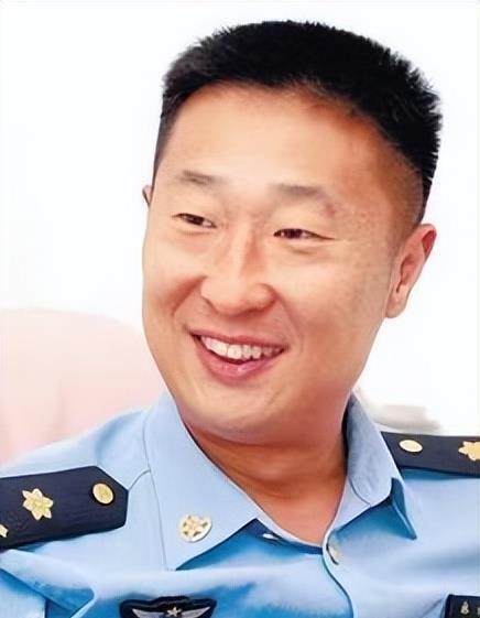 小品演員林永健的照片，探尋喜劇大師的風(fēng)采，林永健照片，喜劇大師的風(fēng)采探尋